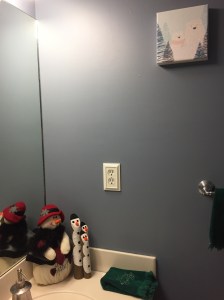 Holiday bathroom decorations