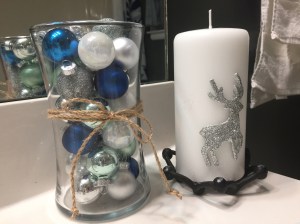 Bathroom candle and decorations